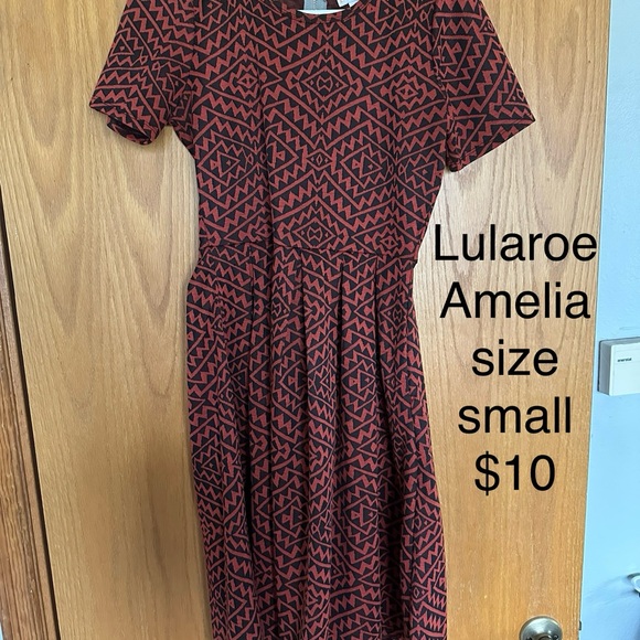LuLaRoe Dresses & Skirts - Lularoe Amelia size Small